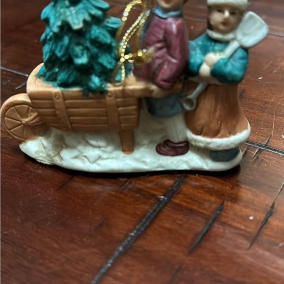 Ceramic Christmas Figurines - Picture 5 of 8